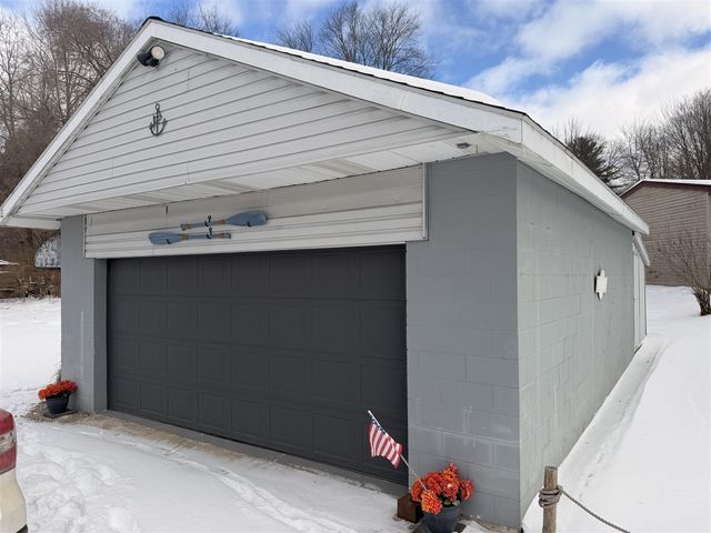 520 W Jessie Road, Sanford, MI 48657