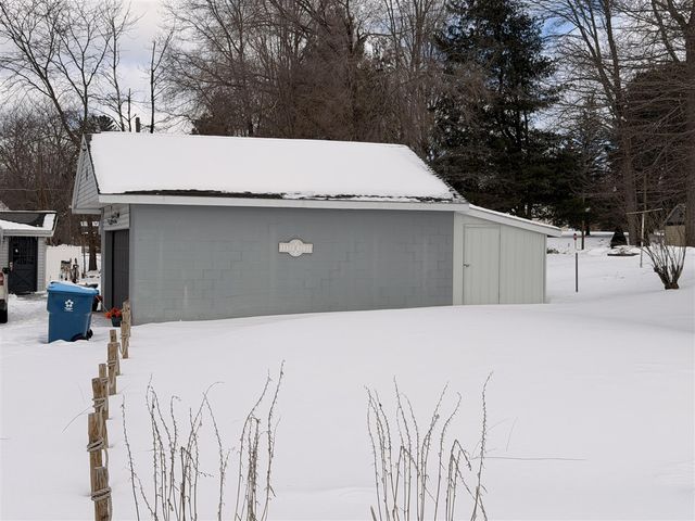 520 W Jessie Road, Sanford, MI 48657