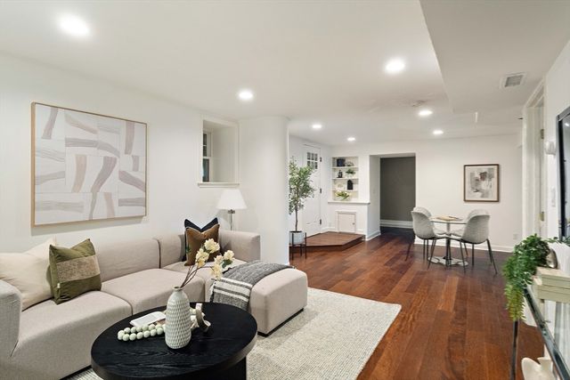 40 Greenwood Ave, Newton, MA 02465