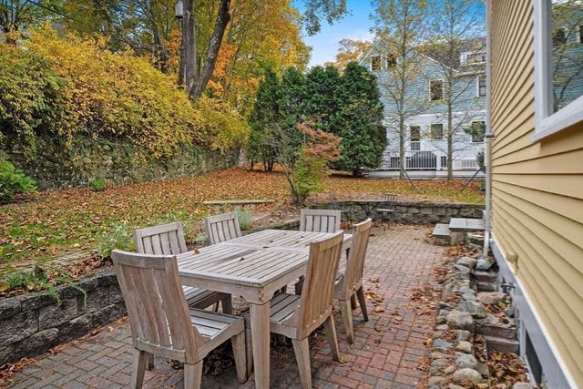 40 Greenwood Ave, Newton, MA 02465