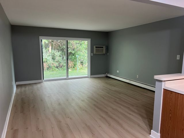 7425 Brookdale Drive 107, Darien, IL 60561