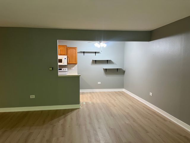 7425 Brookdale Drive 107, Darien, IL 60561