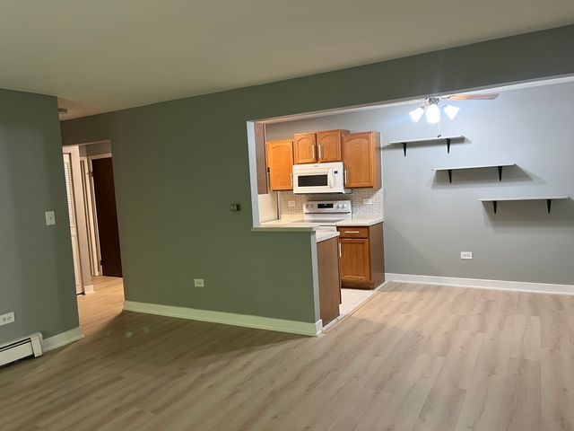 7425 Brookdale Drive 107, Darien, IL 60561