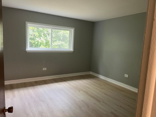 7425 Brookdale Drive 107, Darien, IL 60561