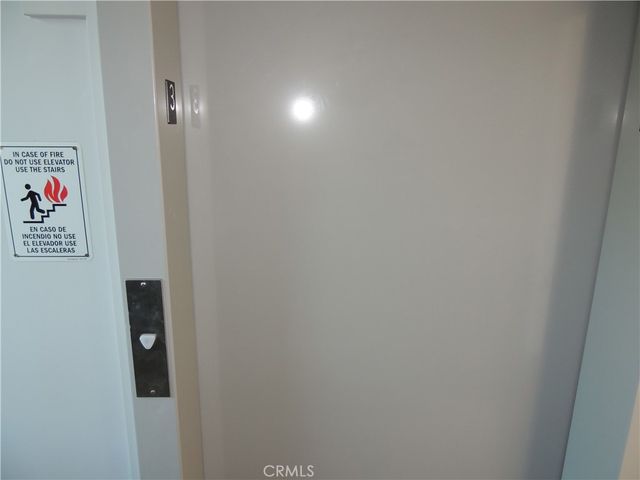 22735 Del Valle Street 2, Woodland Hills, CA 91364