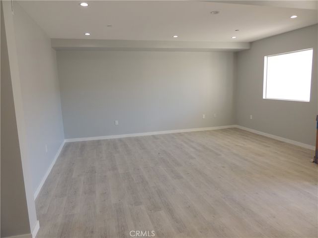 22735 Del Valle Street 2, Woodland Hills, CA 91364