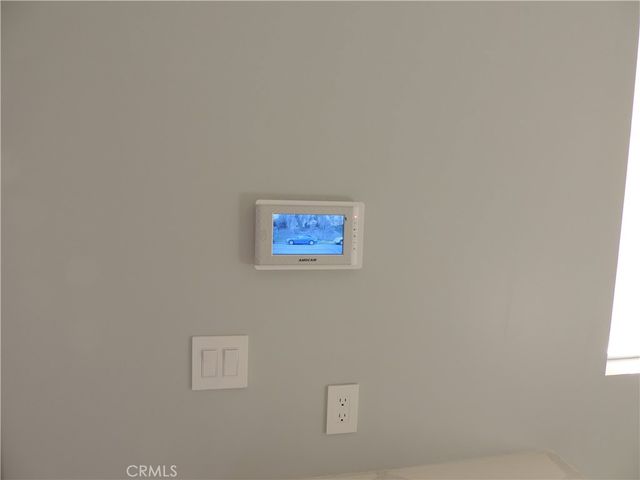 22735 Del Valle Street 2, Woodland Hills, CA 91364