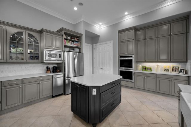 8871 SILVERTHORN ROAD, Seminole, FL 33777