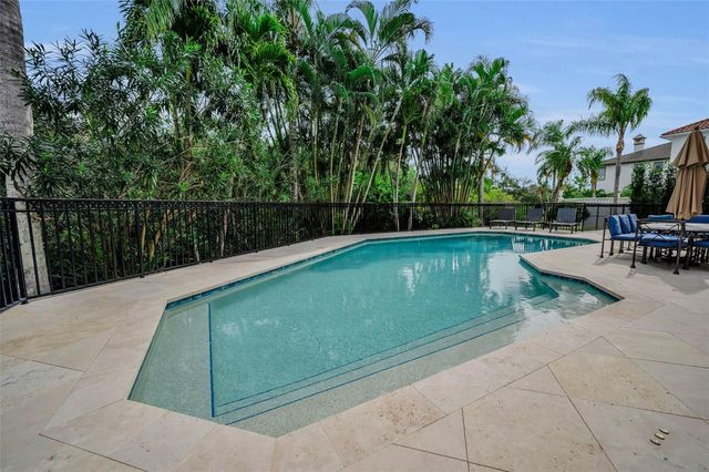 8871 SILVERTHORN ROAD, Seminole, FL 33777