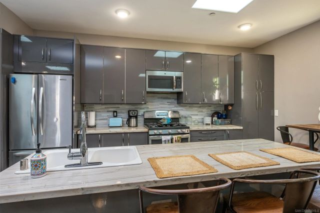 4741 Point Loma Ave 201, San Diego, CA 92106
