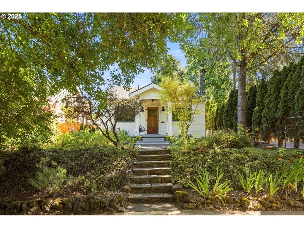 2428 Se LADD Ave, Portland, OR 97214