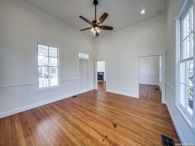 824 5A-2 High Street, Comfort, TX 78624