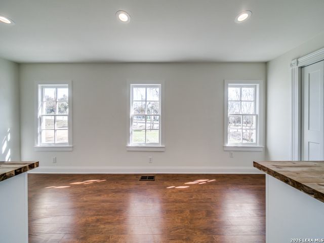 824 5A-2 High Street, Comfort, TX 78624
