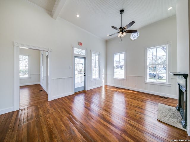 824 5A-2 High Street, Comfort, TX 78624