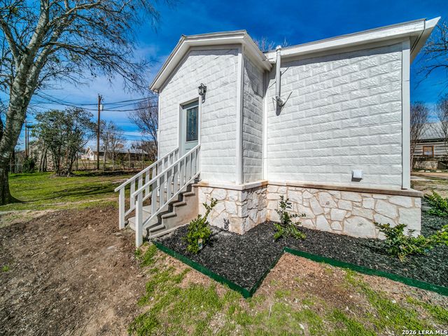 824 5A-2 High Street, Comfort, TX 78624