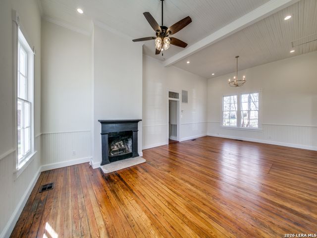 824 5A-2 High Street, Comfort, TX 78624