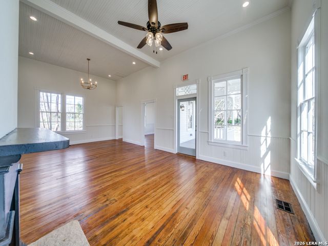 824 5A-2 High Street, Comfort, TX 78624
