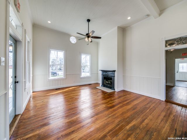 824 5A-2 High Street, Comfort, TX 78624