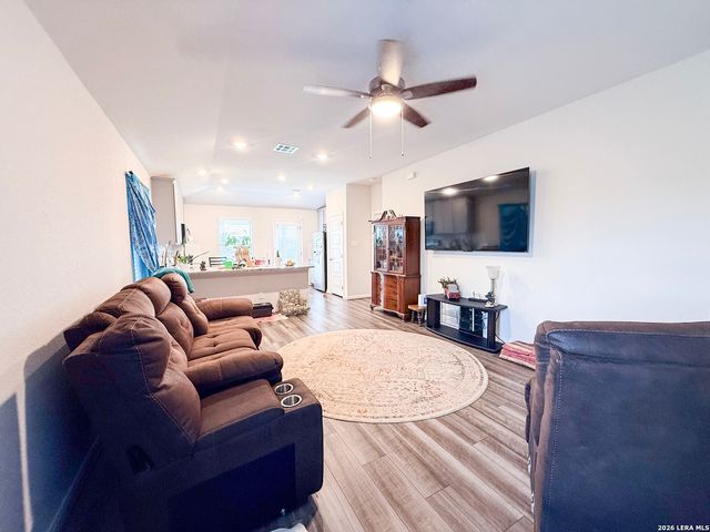 9503 FALLS CANYON BLVD, Converse, TX 78109