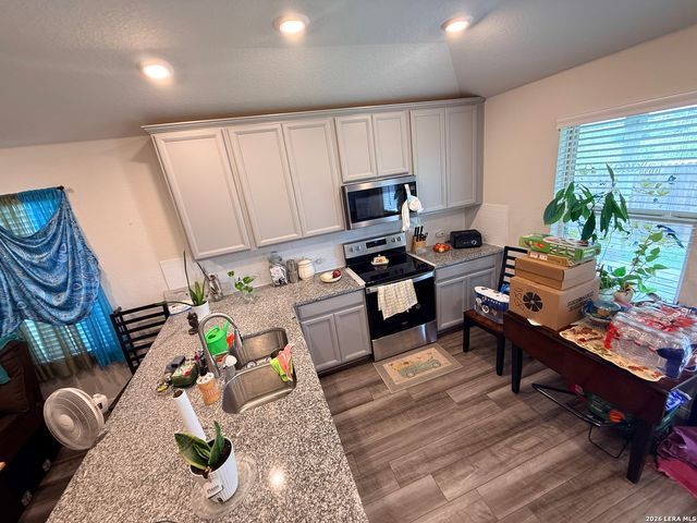 9503 FALLS CANYON BLVD, Converse, TX 78109