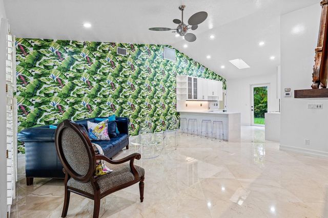 359 E Ocean Avenue, Lantana, FL 33462
