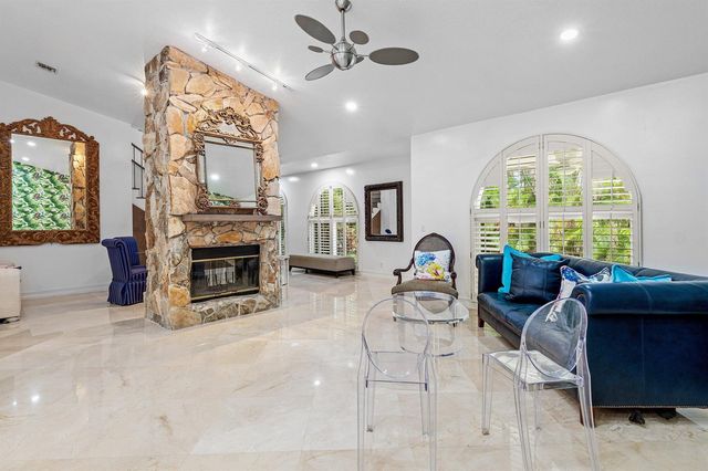 359 E Ocean Avenue, Lantana, FL 33462