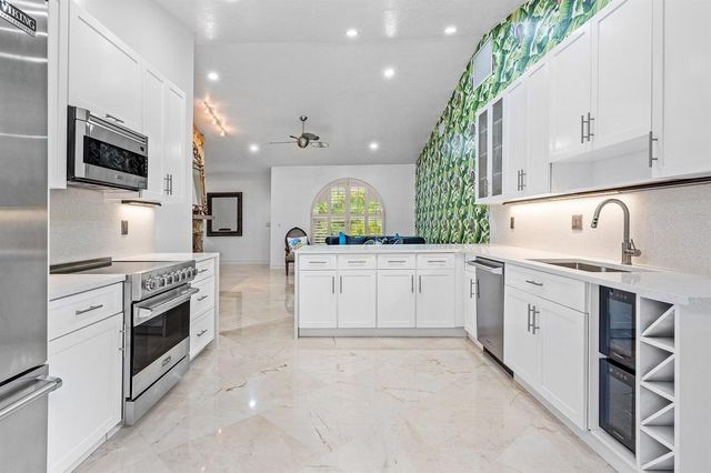 359 E Ocean Avenue, Lantana, FL 33462
