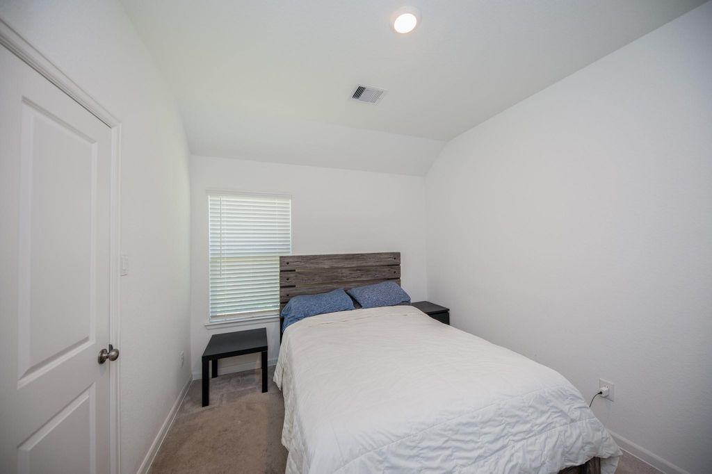 Image 18 of property listing at 3634 Homestead Ridge Lane, Richmond, TX 77406