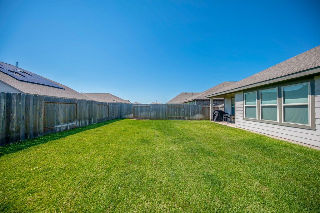 Image 32 of property listing at 3634 Homestead Ridge Lane, Richmond, TX 77406