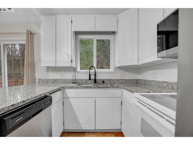 22715 Sw EAGLE POINT Rd, Sheridan, OR 97378