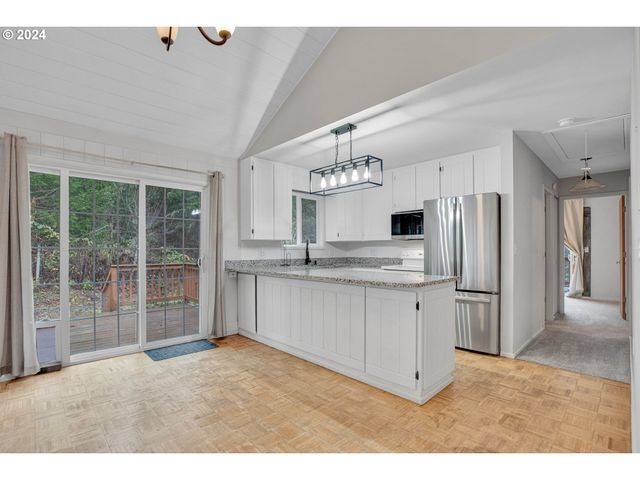 22715 Sw EAGLE POINT Rd, Sheridan, OR 97378