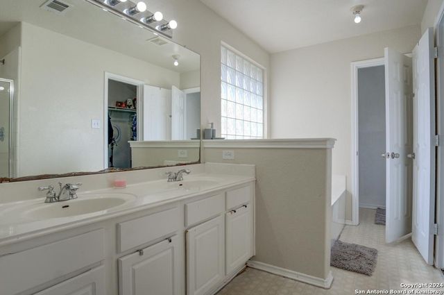 9402 EVERTON, San Antonio, TX 78245