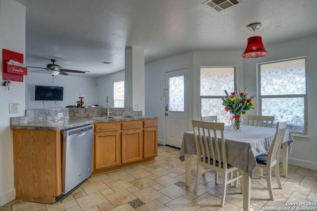 9402 EVERTON, San Antonio, TX 78245