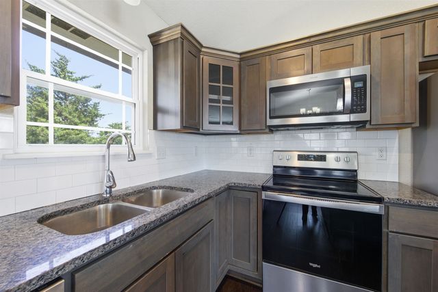 516 E Shade, Andover, KS 67002