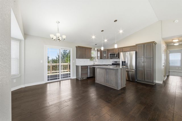 516 E Shade, Andover, KS 67002