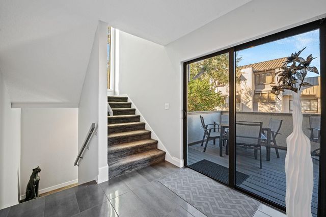 8 Port Side Drive 8A, Fort Lauderdale, FL 33316