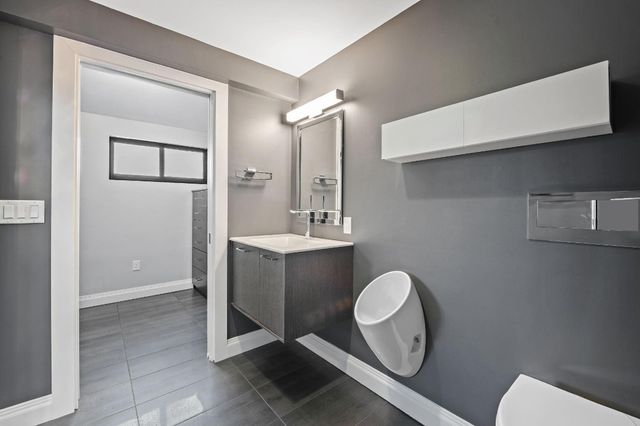 8 Port Side Drive 8A, Fort Lauderdale, FL 33316