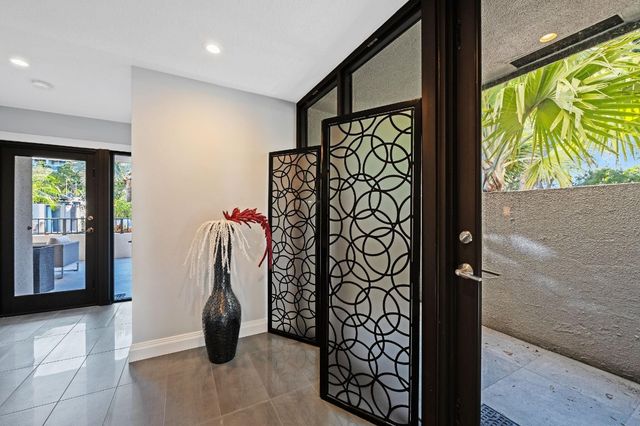 8 Port Side Drive 8A, Fort Lauderdale, FL 33316