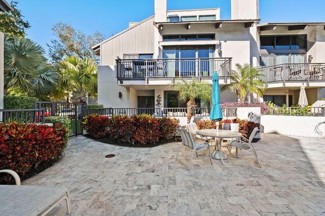 8 Port Side Drive 8A, Fort Lauderdale, FL 33316