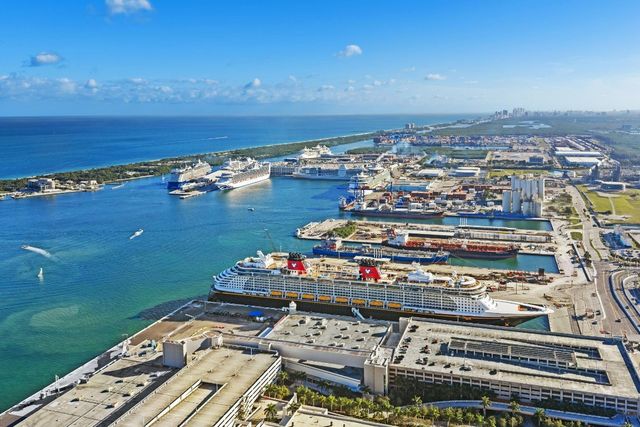 8 Port Side Drive 8A, Fort Lauderdale, FL 33316