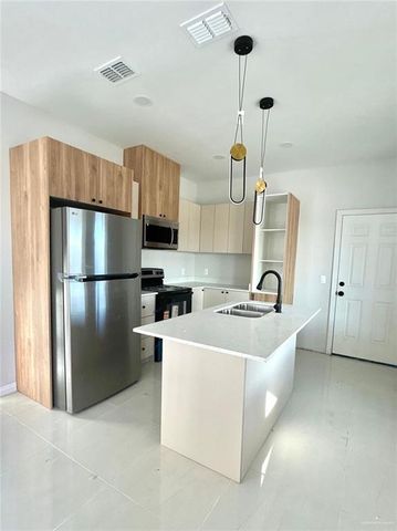 2405-2509 S Hilltop Avenue, Edinburg, TX 78542