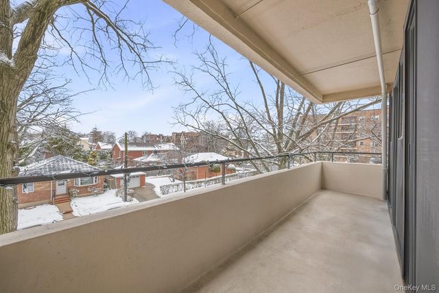 715 162nd Street 4D, Beechhurst, NY 11357