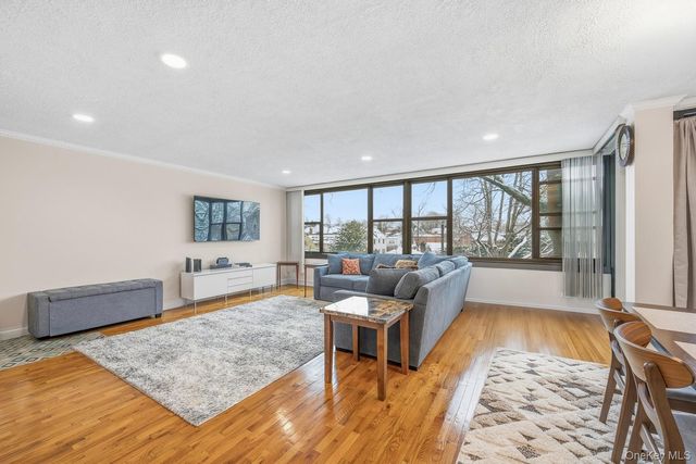 715 162nd Street 4D, Beechhurst, NY 11357