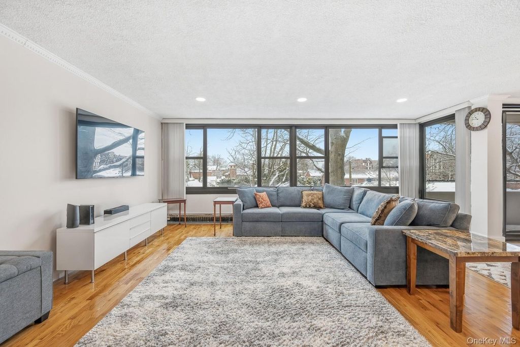 715 162nd Street 4D, Beechhurst, NY 11357