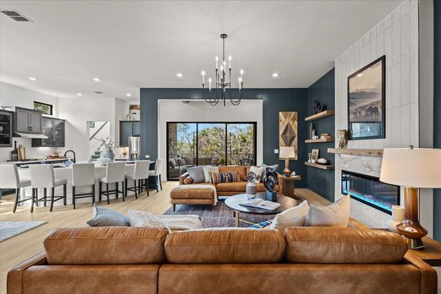 18725 Brady Clearing DR, Austin, TX 78738
