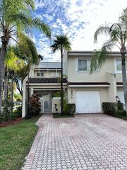 9900 NW 43rd Ter, Doral, FL 33178