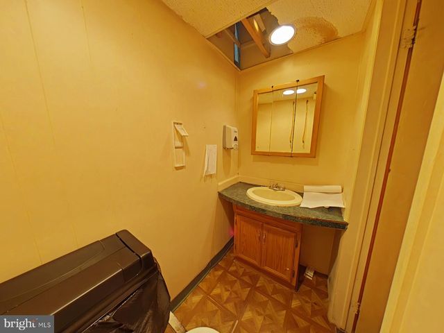2258-60 N FRONT ST, Philadelphia, PA 19133