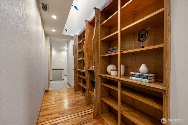 9422 22nd Avenue NW, Gig Harbor, WA 98332