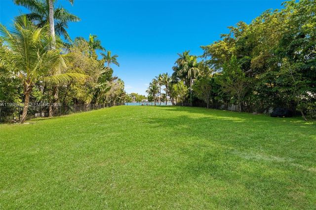 93 Palm Ave, Miami Beach, FL 33139