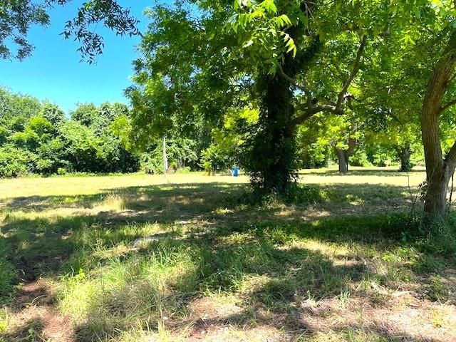 2125 Peach Ridge Road, Brookshire, TX 77423